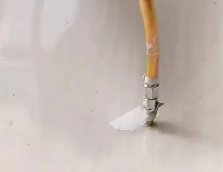 河口瓷砖空鼓维修公司专业解答在瓷砖铺贴过程中，如果使用的砂料过粗（如全部使用了粗砂），可能会导致以下问题